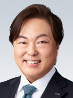 東條 洋介 氏