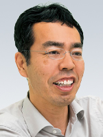 河本 薫 氏