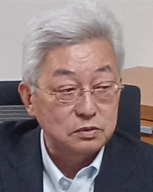 石井 遼介 氏