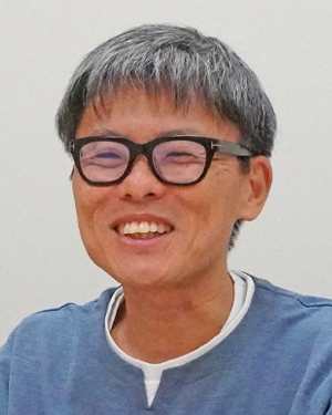 奥津 肇 氏