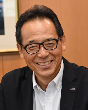 上原 宏敏 氏