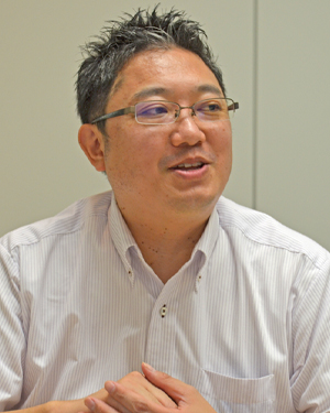 井戸 伸和 氏