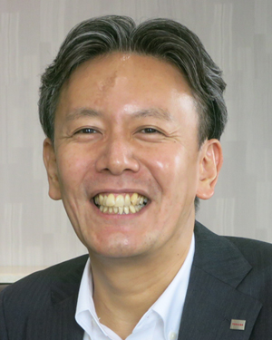 荒井 信治 氏