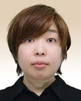 井上 知香 氏