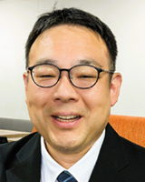 亀山 薪太郎 氏