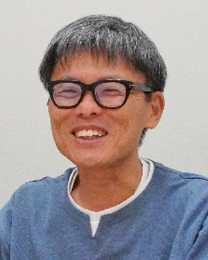 奥津 肇 氏