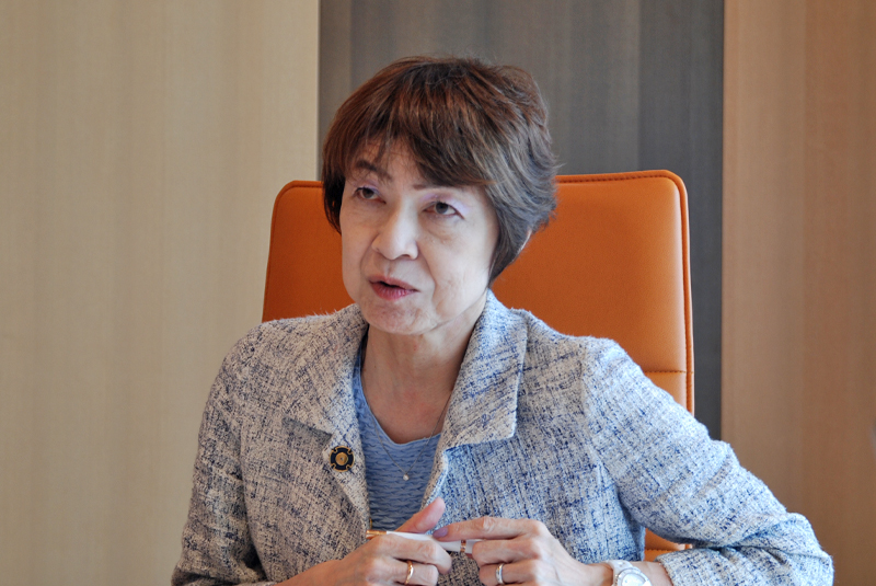 坪井 純子 氏