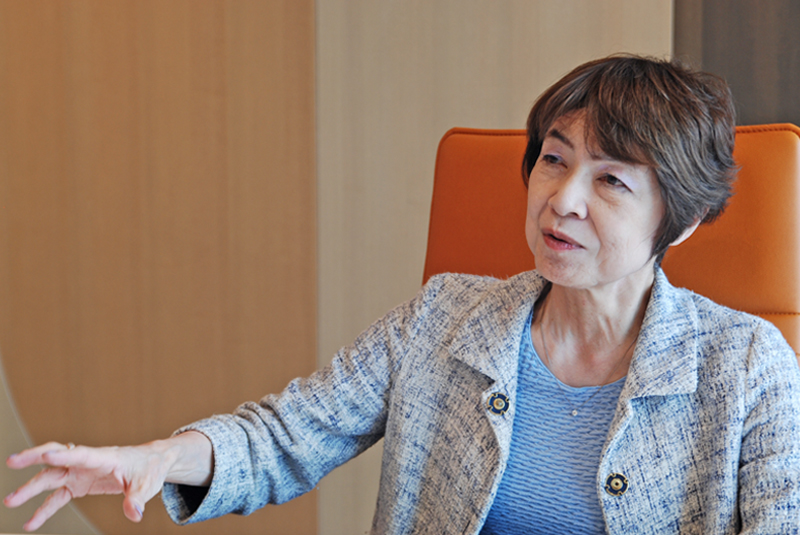 坪井 純子 氏