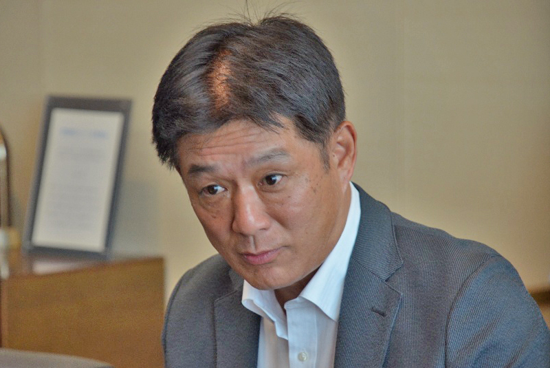 田村 信也 氏