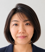浅井 真樹子 氏