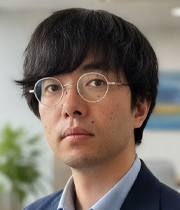 片山 渡 氏