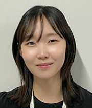 中山 茜 氏
